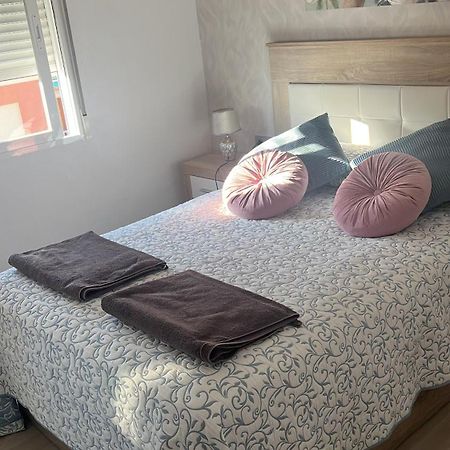 Apartamento En Primera Linea De Playa ซาโลเบรญา ภายนอก รูปภาพ