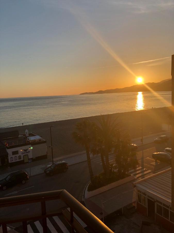 Apartamento En Primera Linea De Playa ซาโลเบรญา ภายนอก รูปภาพ
